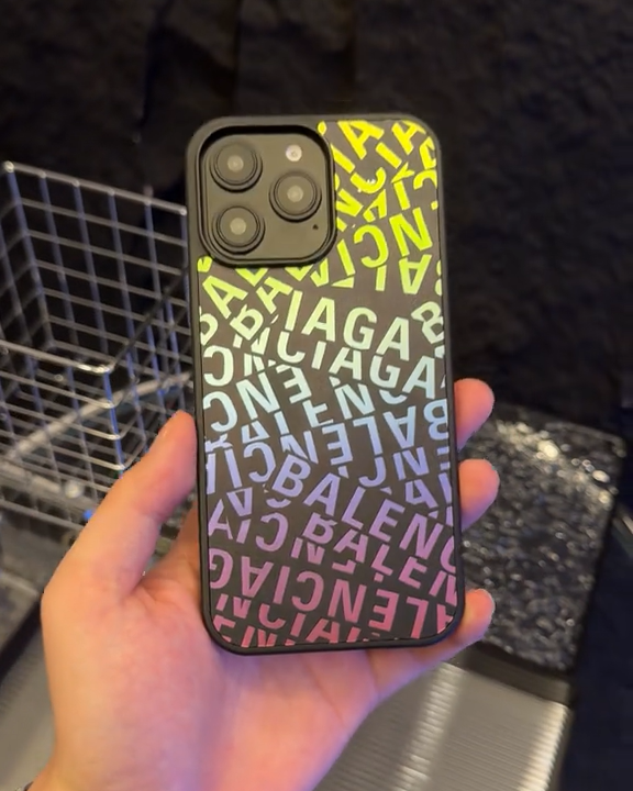 巴黎世家鐳射磨砂手機殼